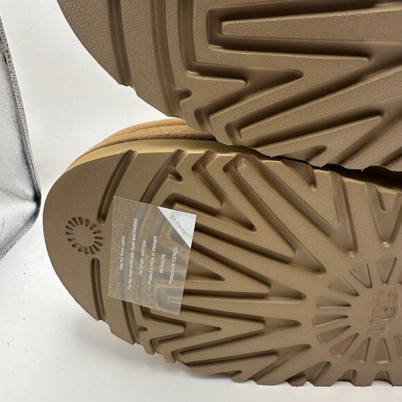 UGG Classic Chillapeak Women's 8 Chestnut NWOB 1144046 Sheepskin Boots - Picture 5 of 6